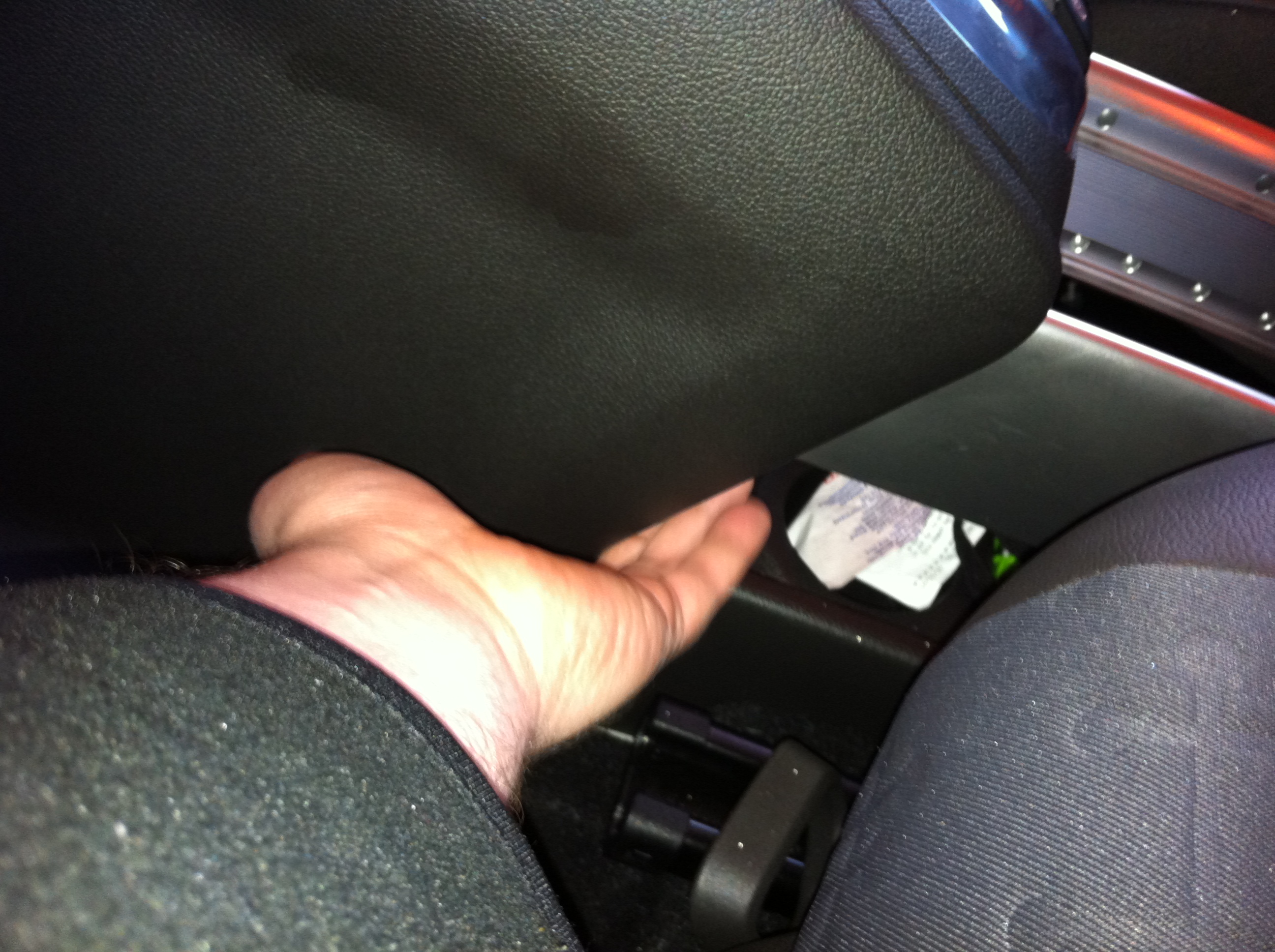 Vauxhall/Opel Meriva (2010-) Stereo Removal 7 Vauxhall/Opel Meriva (2010-) Stereo Removal IMG 0700