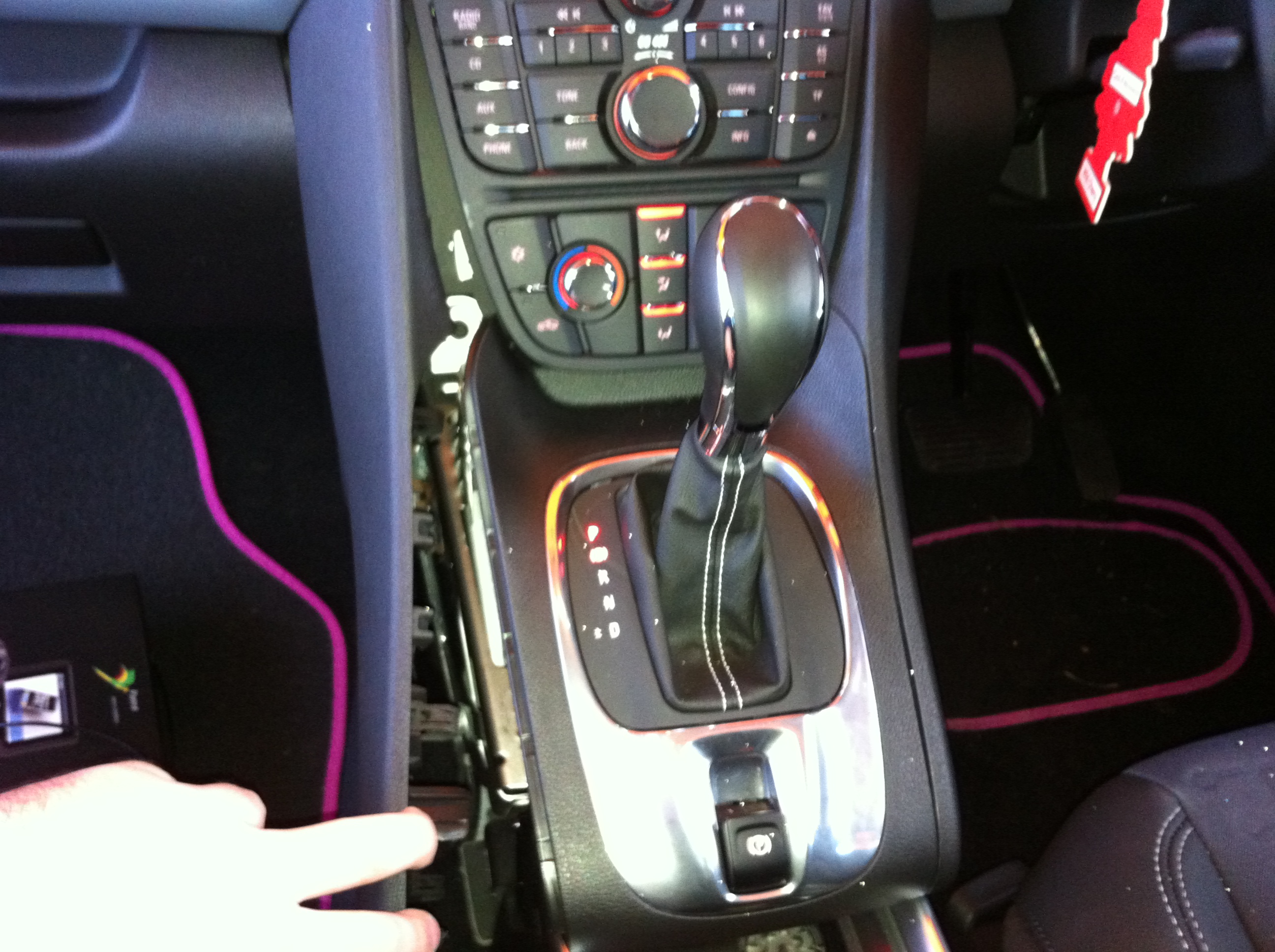 Vauxhall/Opel Meriva (2010-) Stereo Removal 8 Vauxhall/Opel Meriva (2010-) Stereo Removal IMG 0701