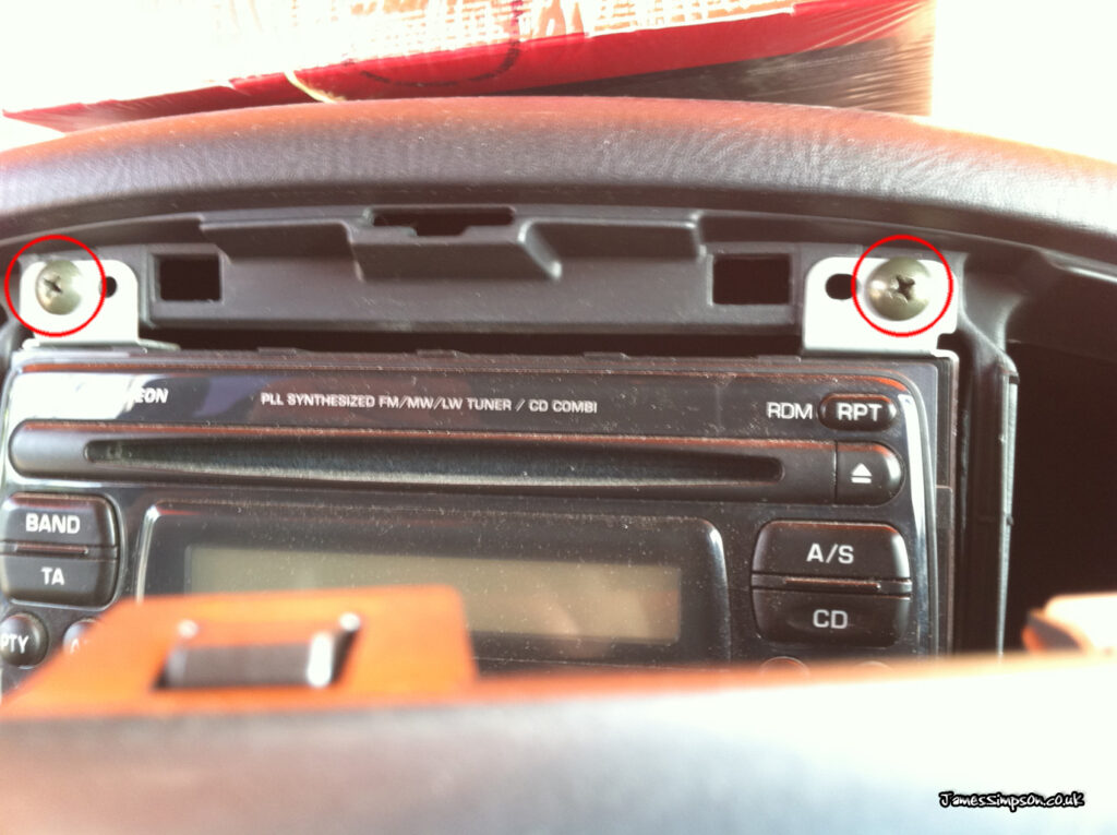Suzuki Grand Vitara (99-05) Stereo Removal 12 Suzuki Grand Vitara Stereo Screws Top