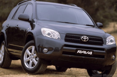 Toyota Rav4 MK3 (2007-) Stereo Removal 39 Toyota Rav4 MK3 (2007) - Black