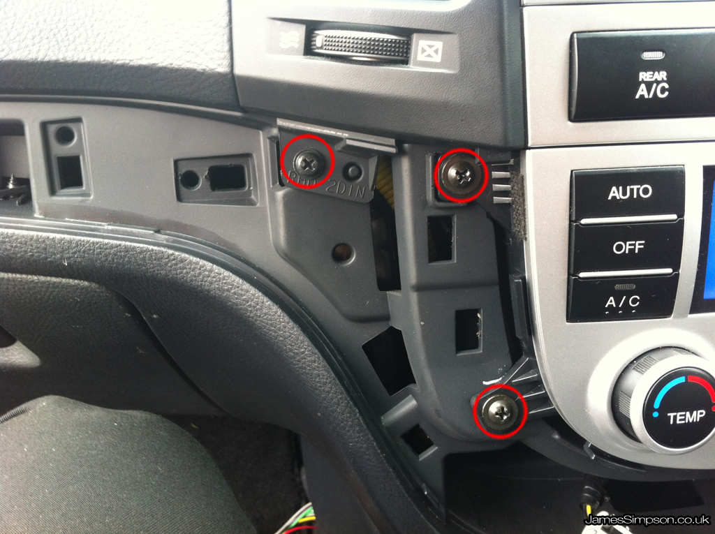 How to remove a Hyundai Sante Fe Stereo (#3210) 