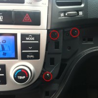 11 Hyundai Santa Fe (2007-) Stereo Removal 11