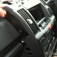 Land Rover Freelander 2 (2007-) Stereo Removal 14 IMG_0216