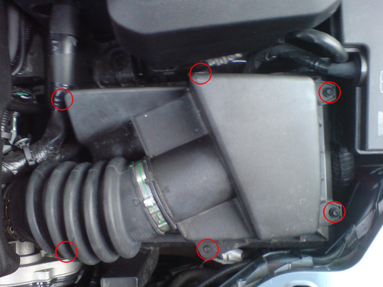 Replace Ford Focus Air Filter MK2 2005 2008 James Simpson