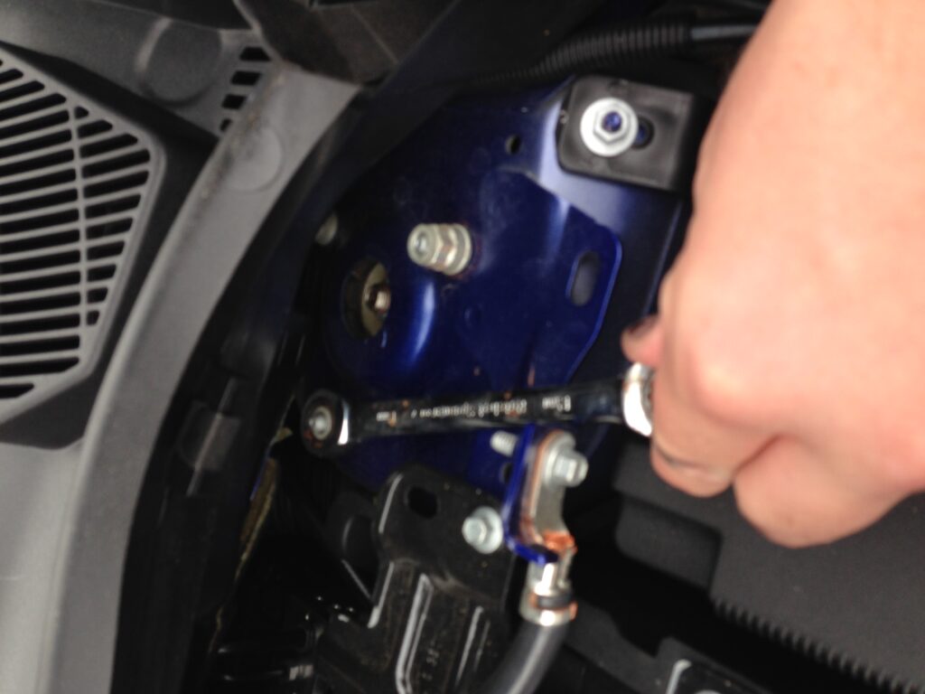 How To Lower Ford Fiesta ST MK7.5 (2013-Present) 10 Ford Fiesta ST Strut Top