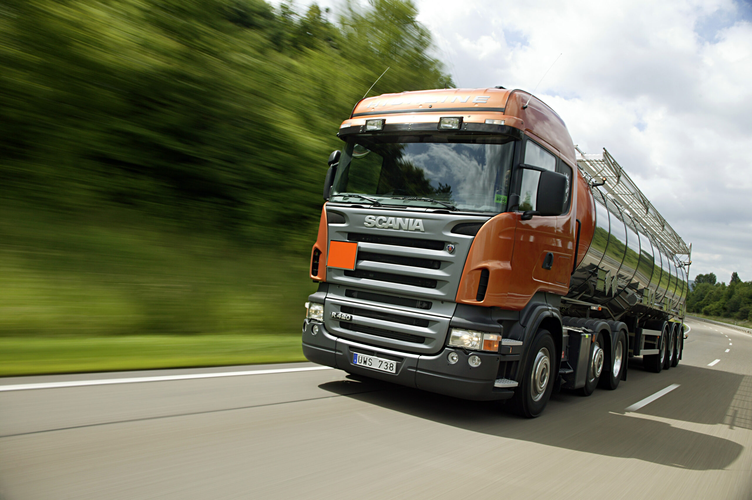 The Lorry Drivers Guide To Fuel Economy - James Simpson