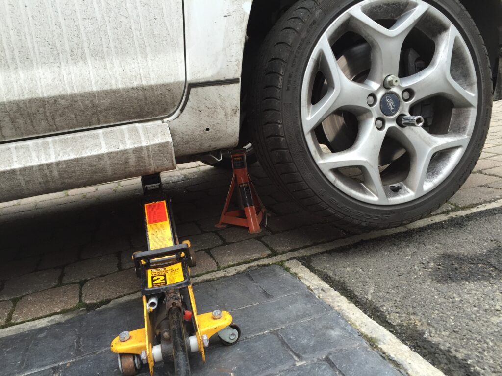 How To Fit Focus ST225 Brakes 7 Focus ST225 Jacking Points