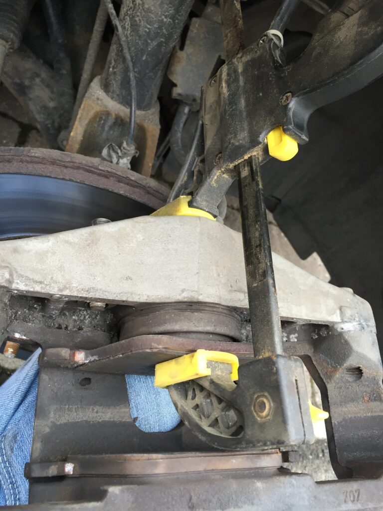 How To Fit Focus ST225 Brakes 12 IMG_5226