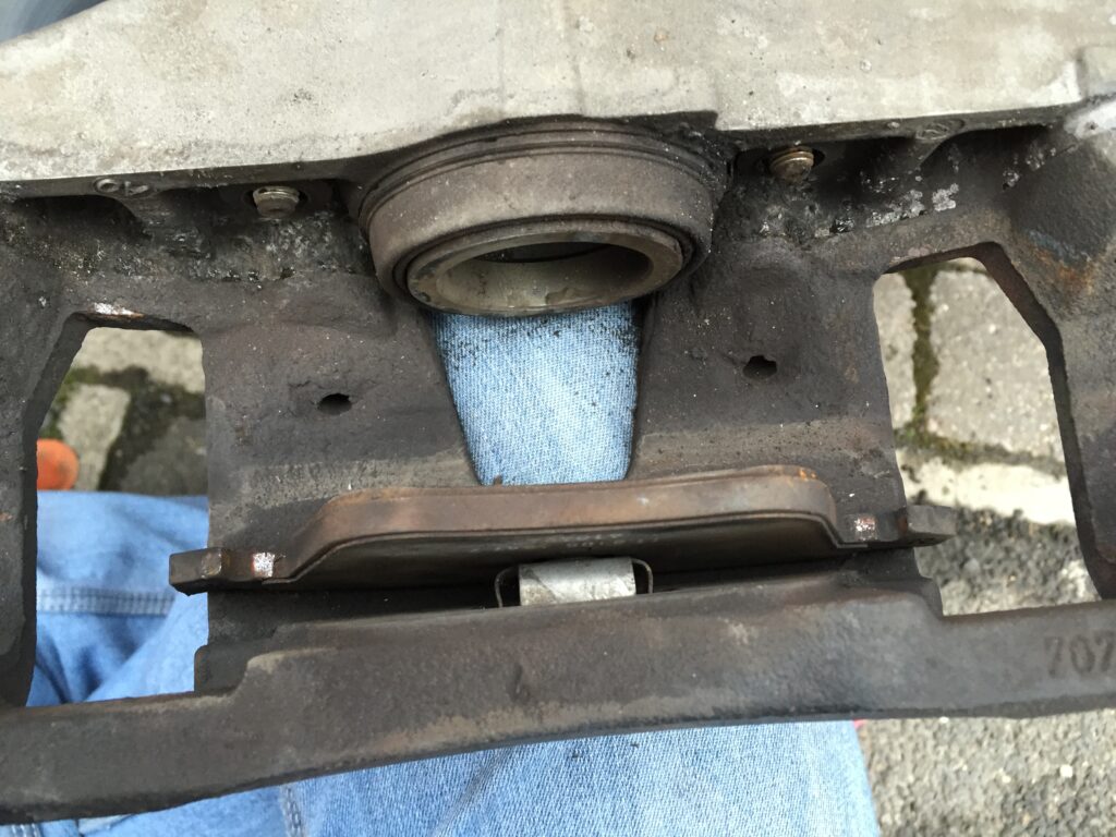 How To Fit Focus ST225 Brakes 14 IMG_5228