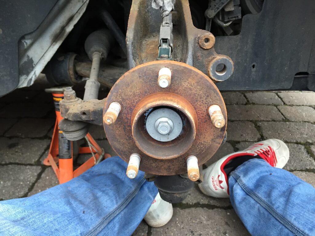 How To Fit Focus ST225 Brakes 19 IMG_5235