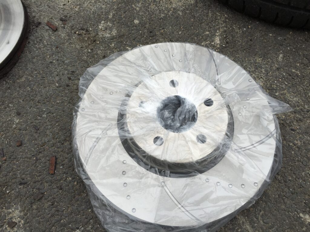 How To Fit Focus ST225 Brakes 5 Ford Focus ST225 Front Dimpled and Grooved Disk
