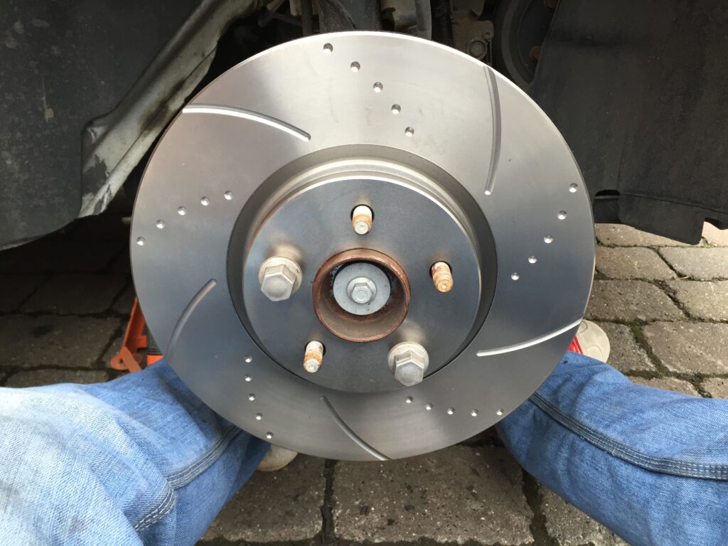 How To Fit Focus ST225 Brakes 21 IMG_5238
