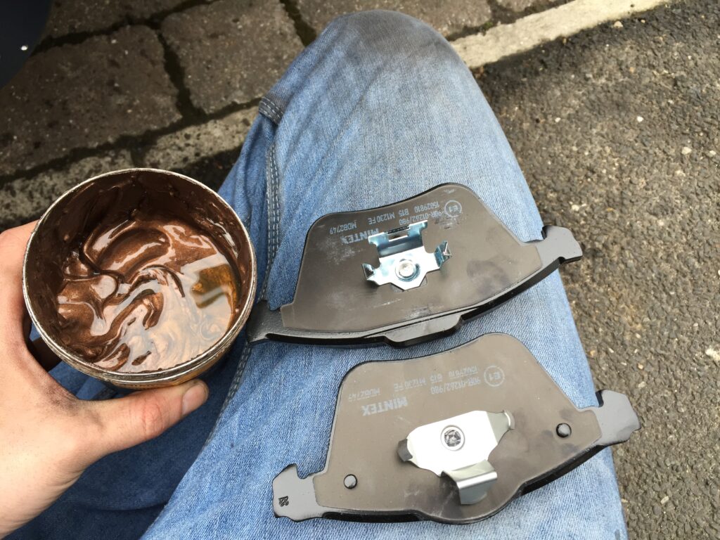 How To Fit Focus ST225 Brakes 22 IMG_5239