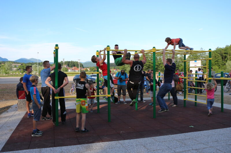 "Women's" Workouts Men Can Benefit From 4 Street Workout