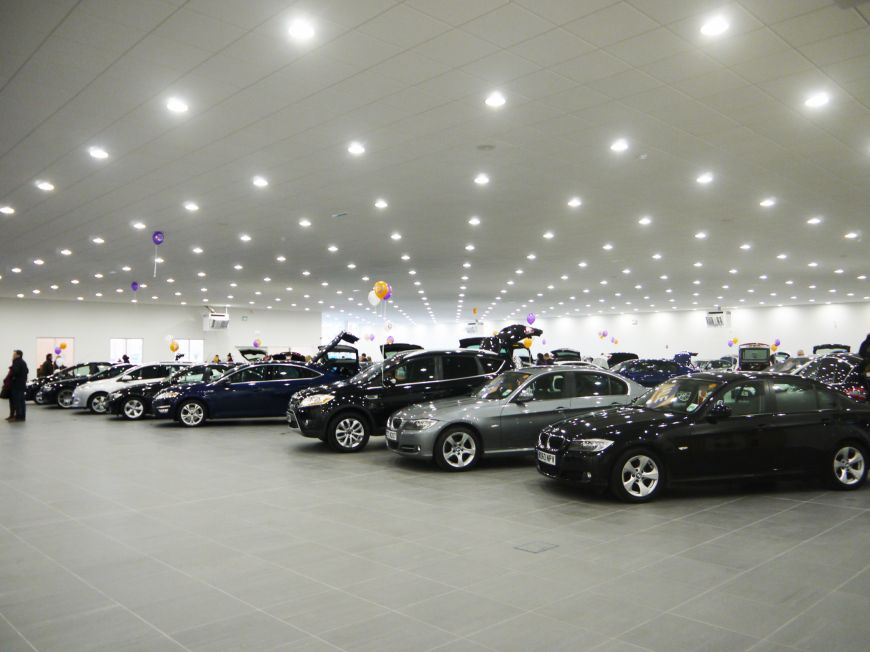 The Pros and Cons of Buying from a Car Supermarket James Simpson