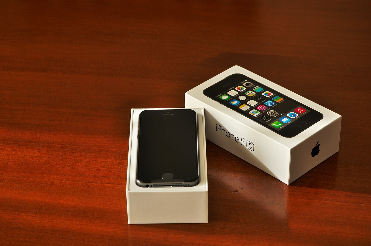 Top Things To Do Before Selling Your Old Mobile 5 iPhone In Box