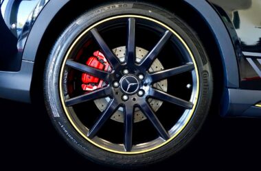Cleaning Your Car's Wheels and Tyres 34 Alloy Wheels