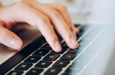 4 Great Websites For Killing Time When You're Bored 16 4 Great Websites For Killing Time When You're Bored aAAH7Vn1zAAAAAElFTkSuQmCC