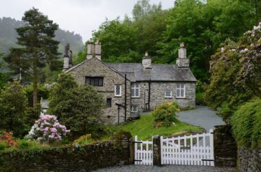 Explore England's top destinations for a romantic staycation 15 Cottage Stay