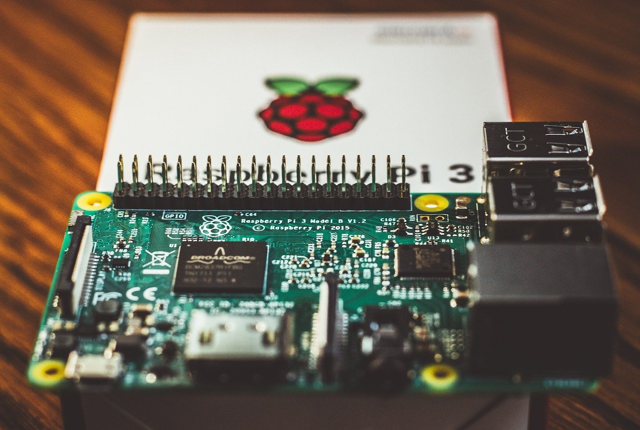 What’s the Difference Between a Raspberry Pi and a Computer? - James ...