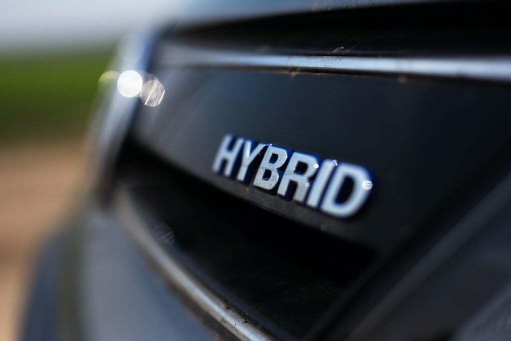 The Pros And Cons Of Hybrid Cars 5 The Pros And Cons Of Hybrid Cars hybrid car